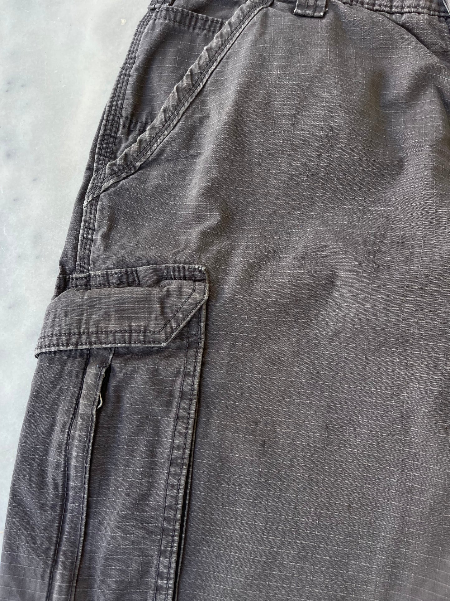 CARHARTT GREY CARGO BERMUDA PANTS