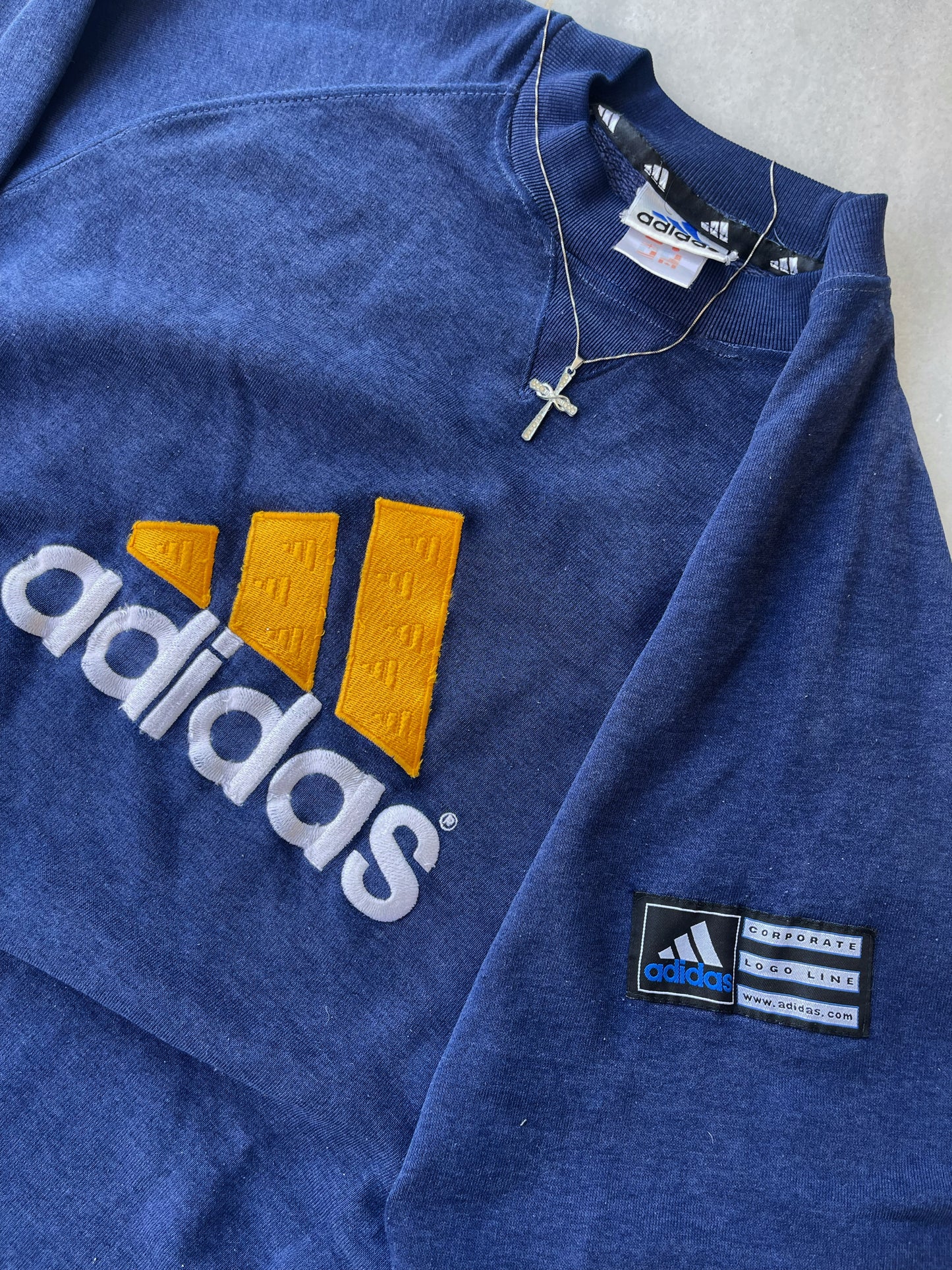 ADIDAS 1990s NAVY EMBROIDERED SPELL OUT SWEATSHIRT