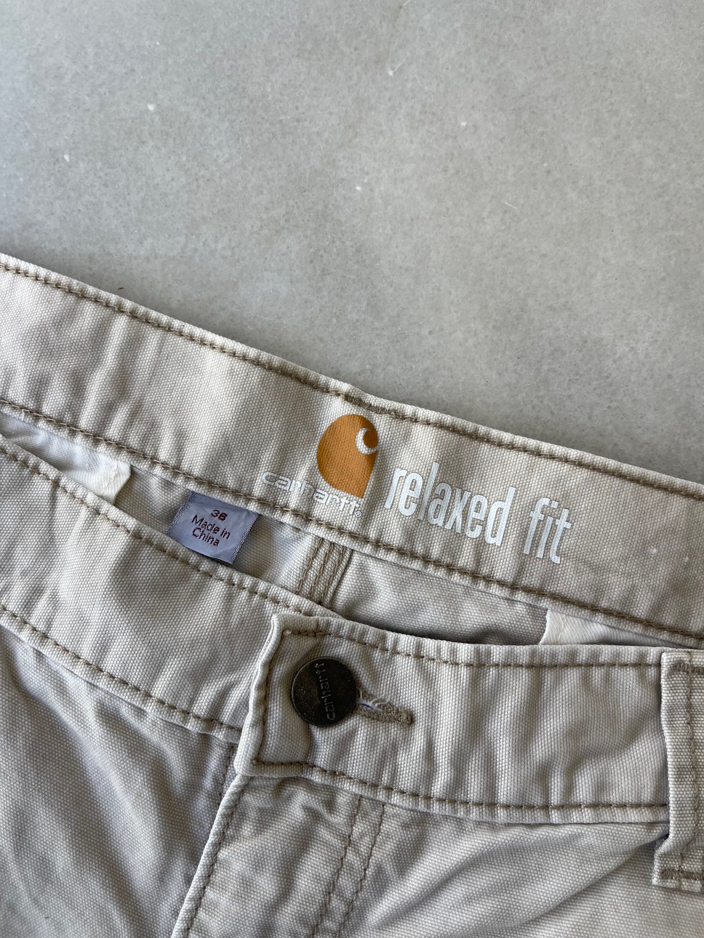 CARHARTT BEIGE CARGO BERMUDA PANTS