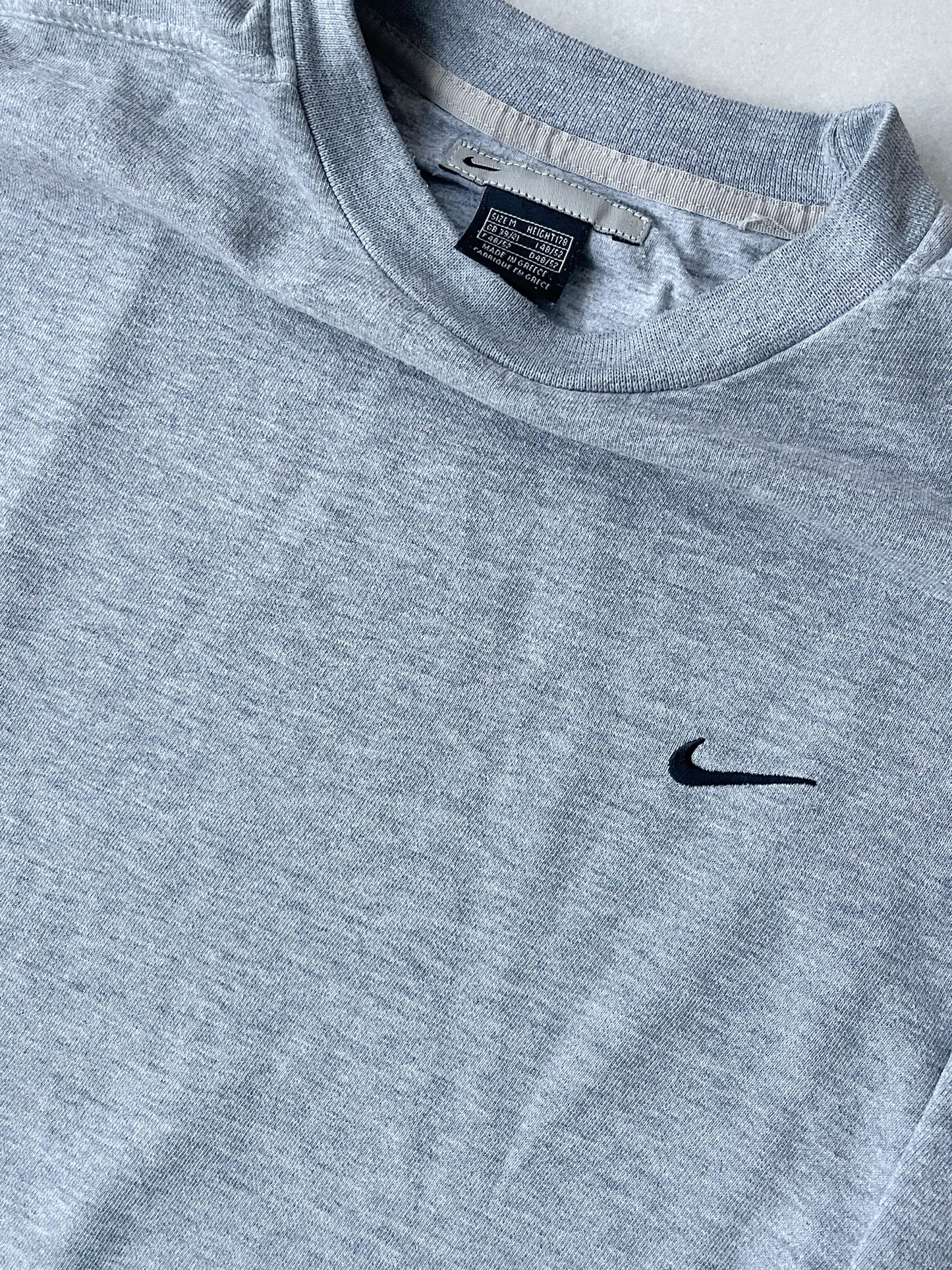 NIKE 2000s GREY CREWNECK SWEATSHIRT