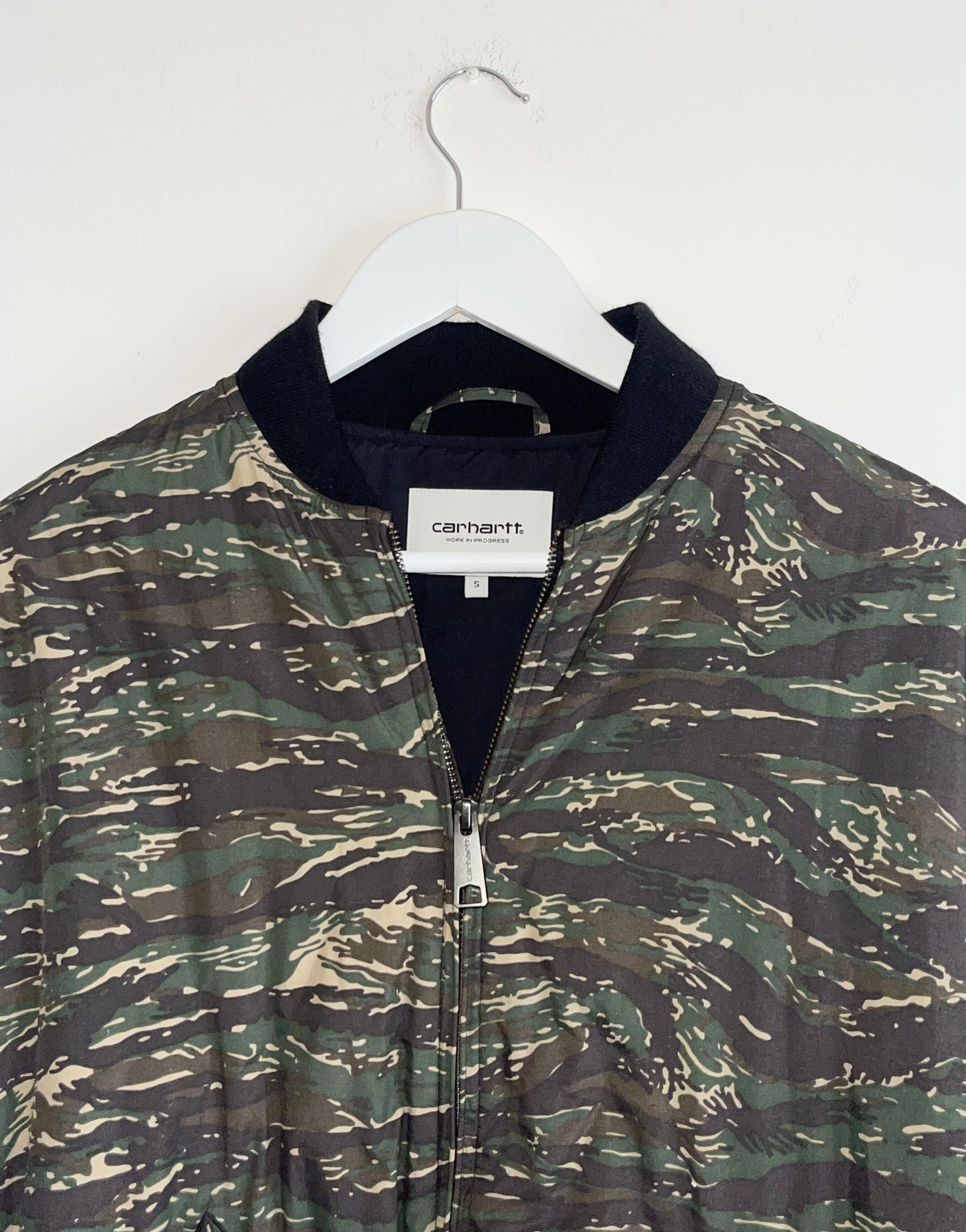 CARHARTT CAMO MILLIE BOMBER JACKET