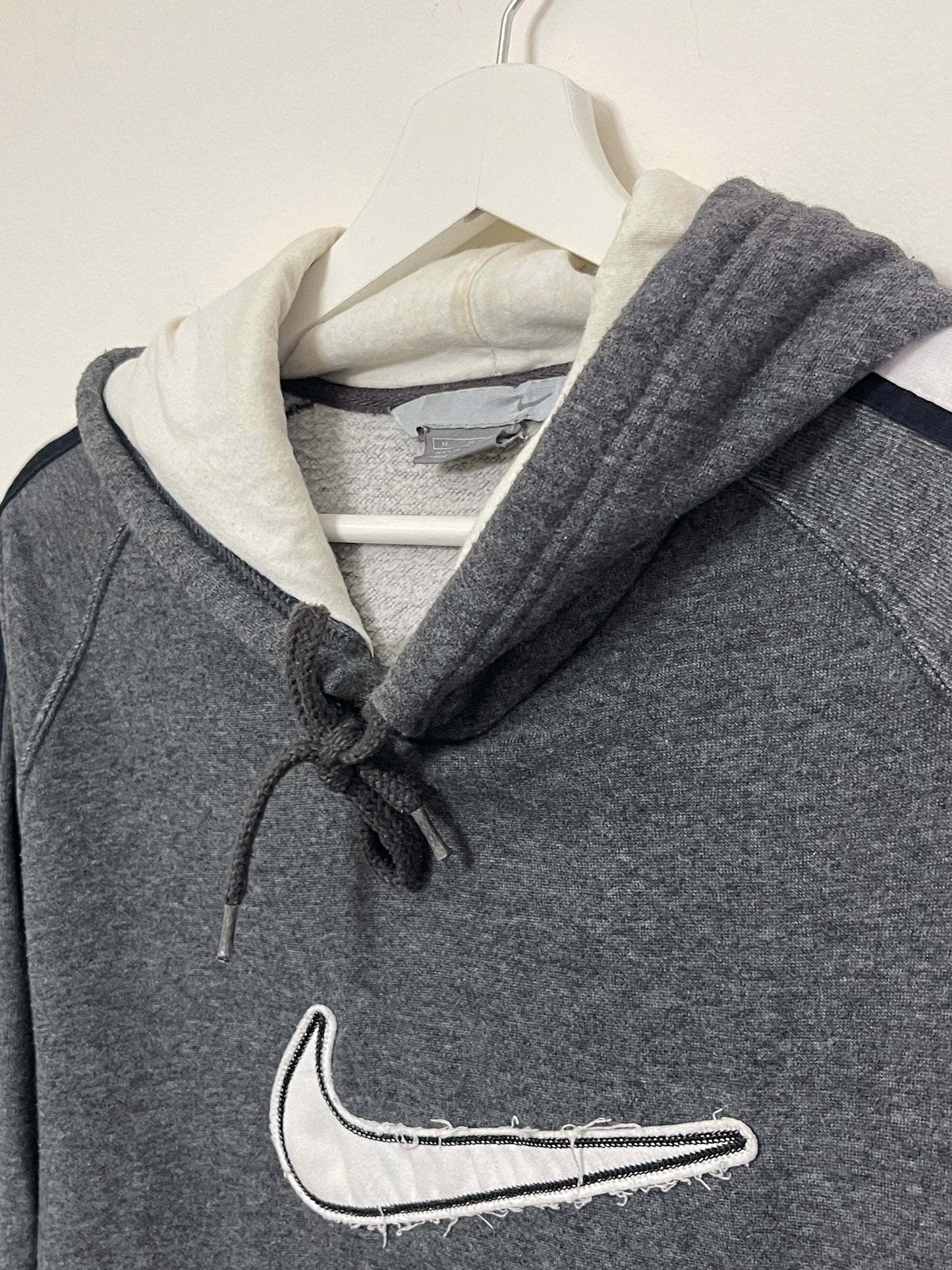 NIKE EARLY 00s VINTAGE GREY HOODIE