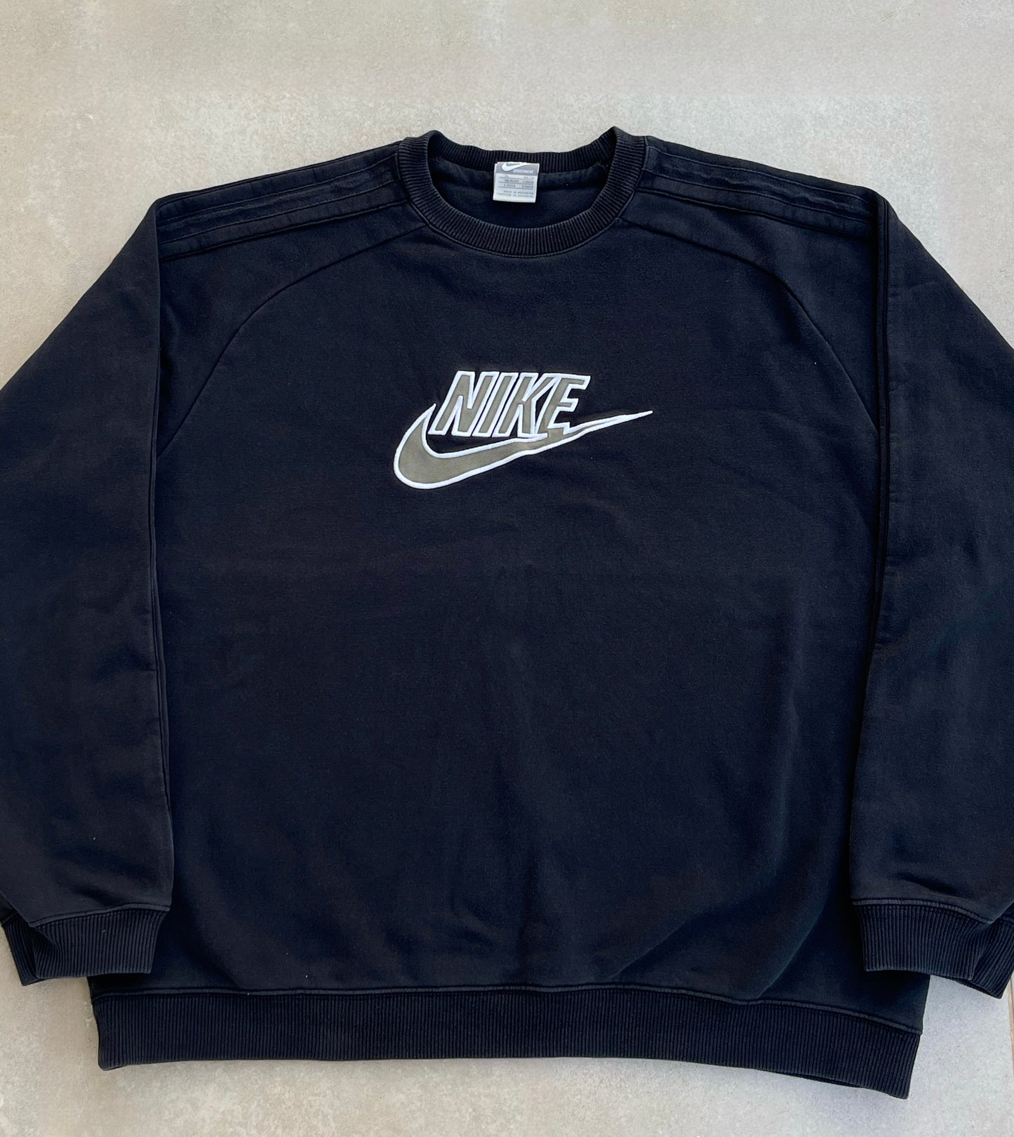 NIKE RETRO 2000s BLACK SWEATSHIRT