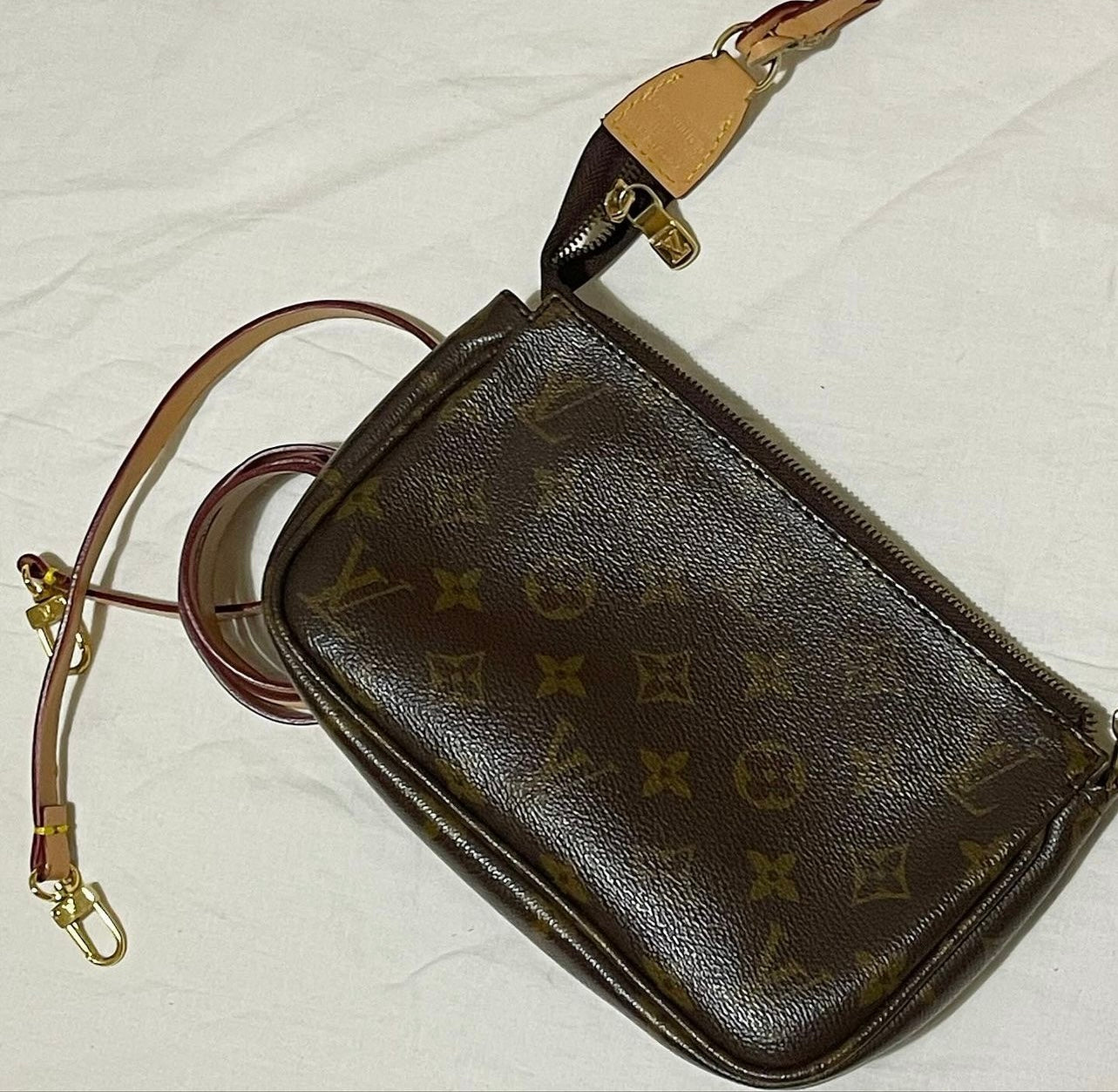 VINTAGE LOUIS VUITTON MONOGRAM POCHETTE MINI BAG