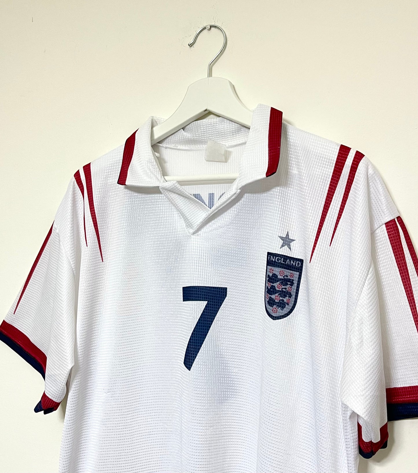 ENGLAND 2002 BECKHAM JERSEY