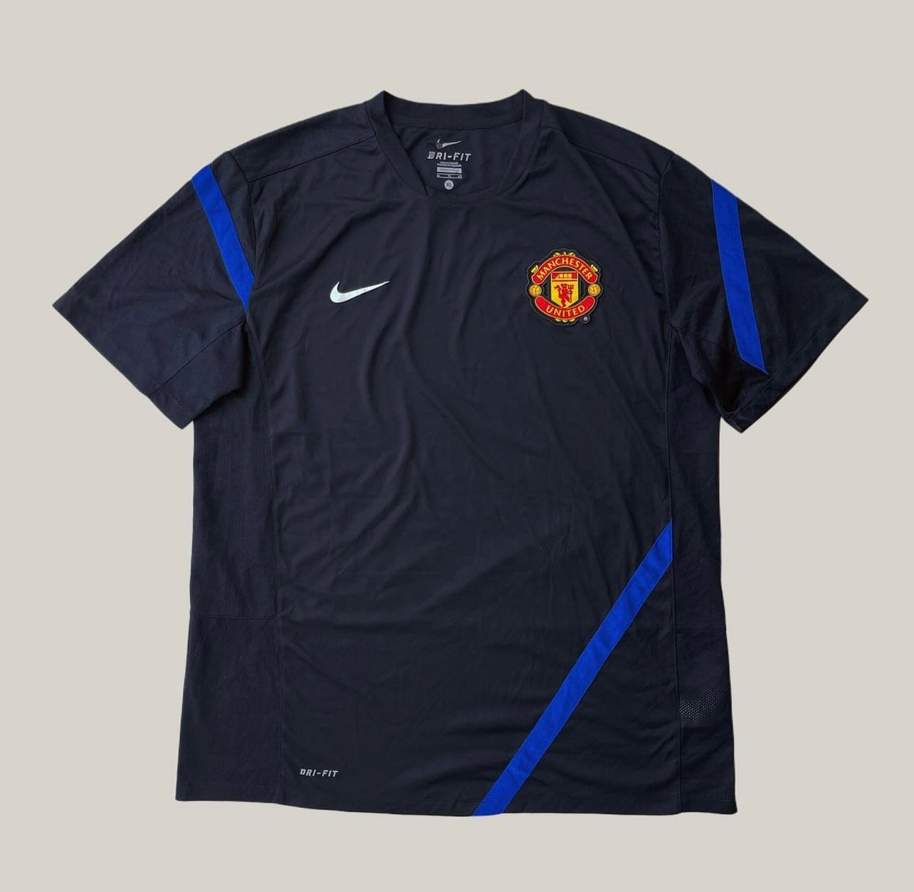 NIKE MANCHESTER UNITED 2011-2012 TRAINING SHIRT