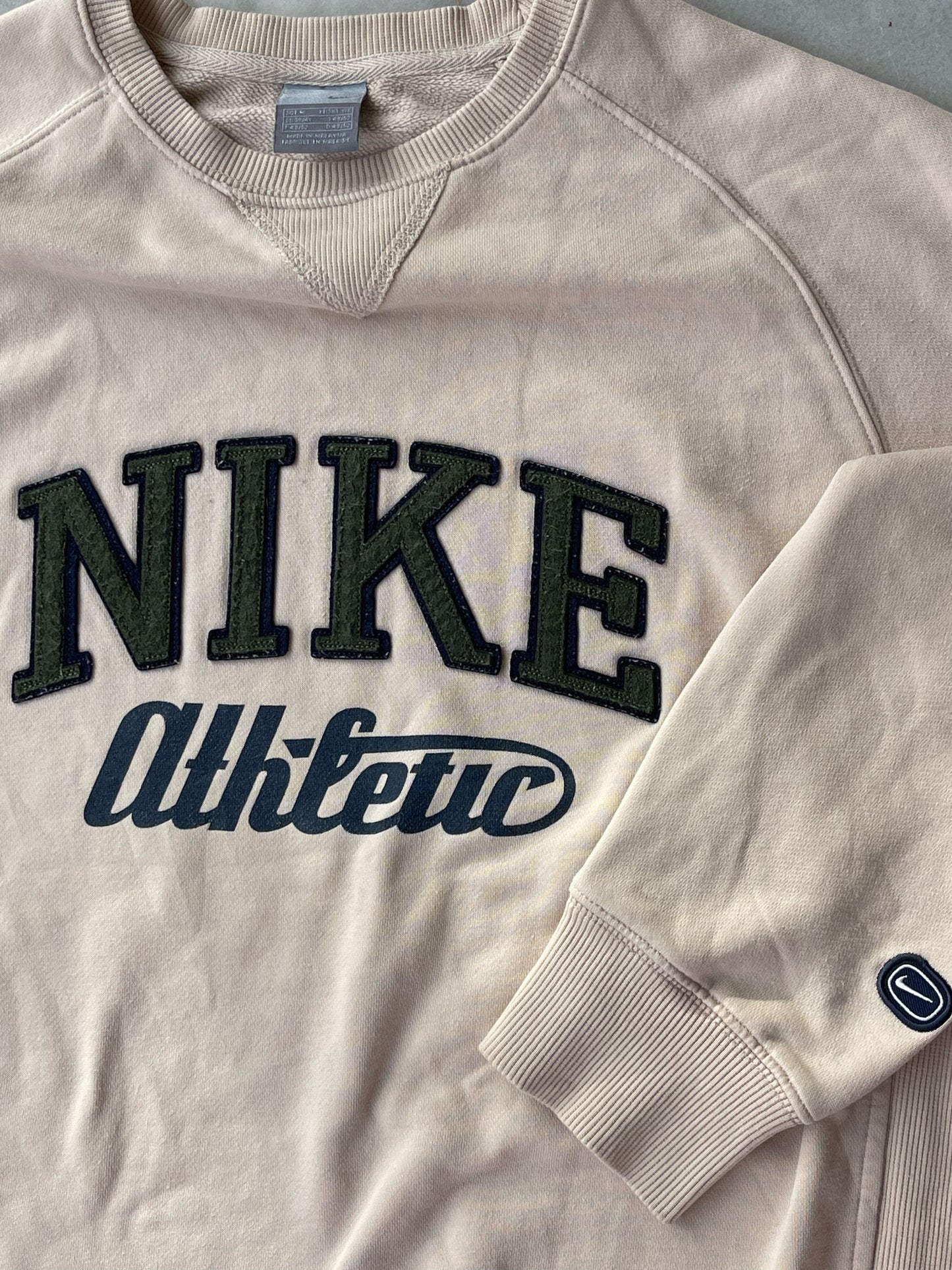 NIKE EARLY 2000s BEIGE CREWNECK SWEATSHIRT