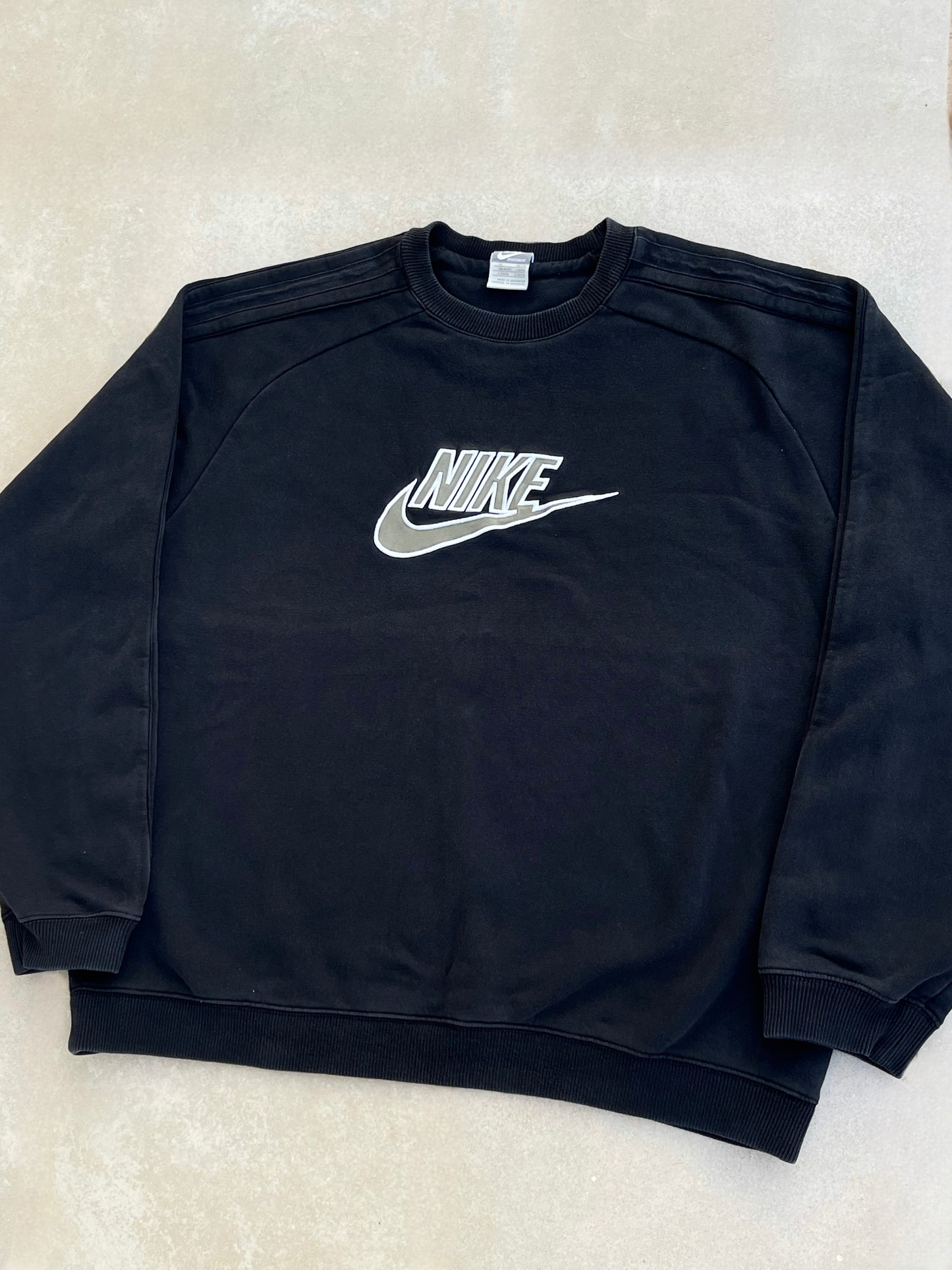 NIKE RETRO 2000s BLACK SWEATSHIRT