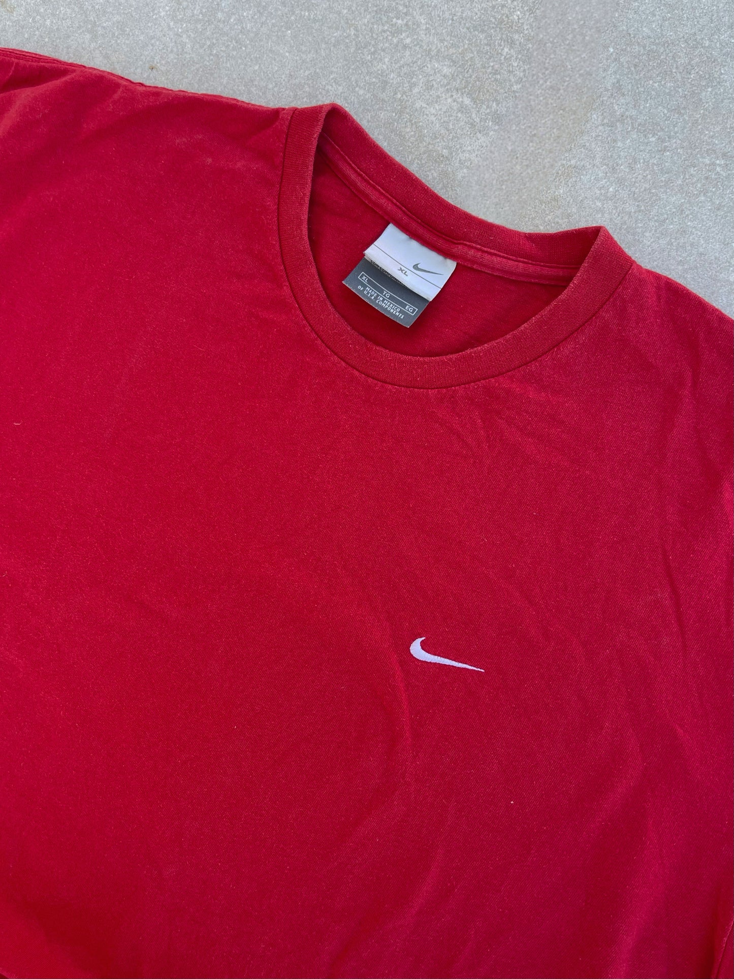 NIKE RED 2000s SWOOSH T-SHIRT