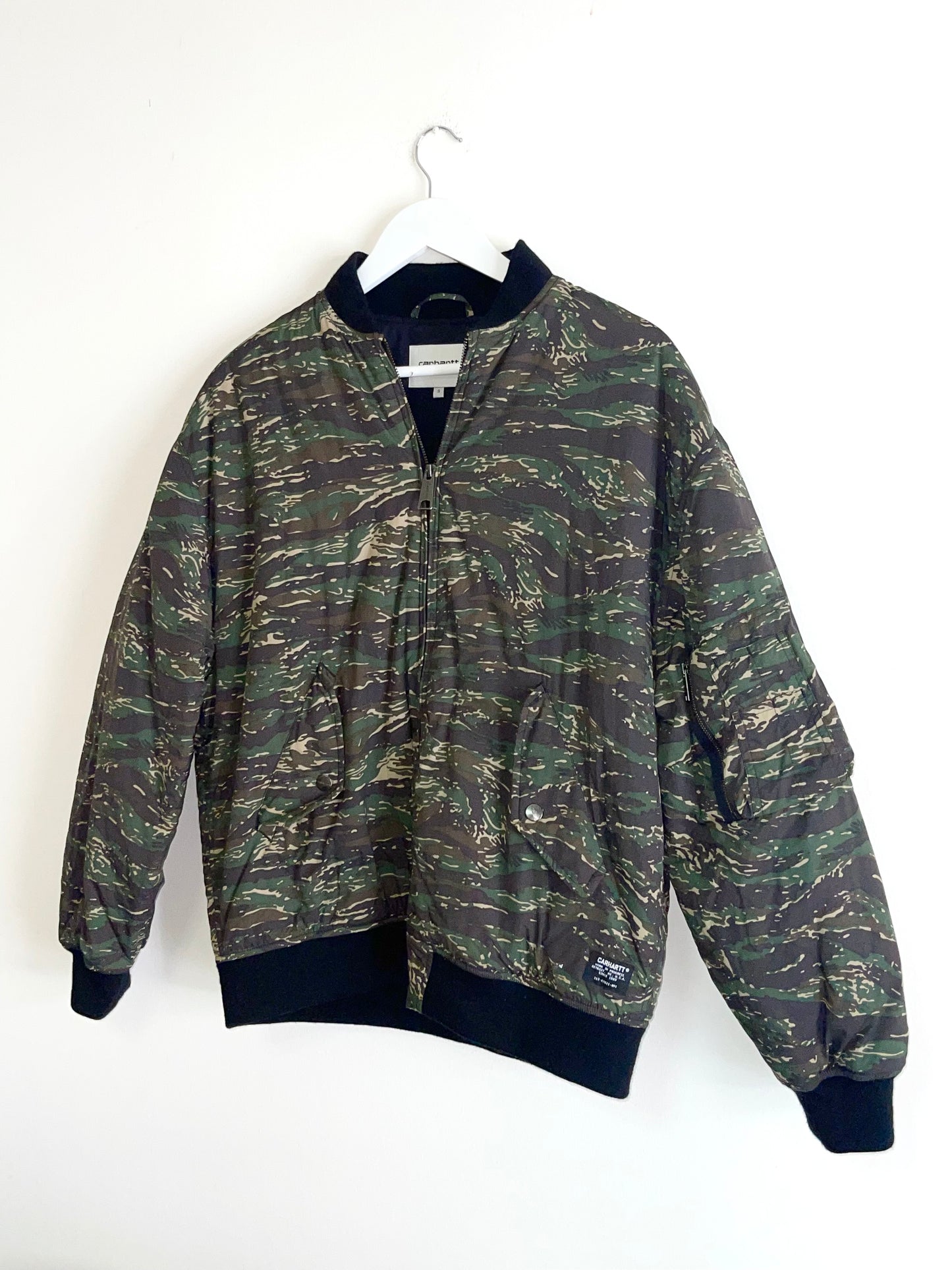 CARHARTT CAMO MILLIE BOMBER JACKET