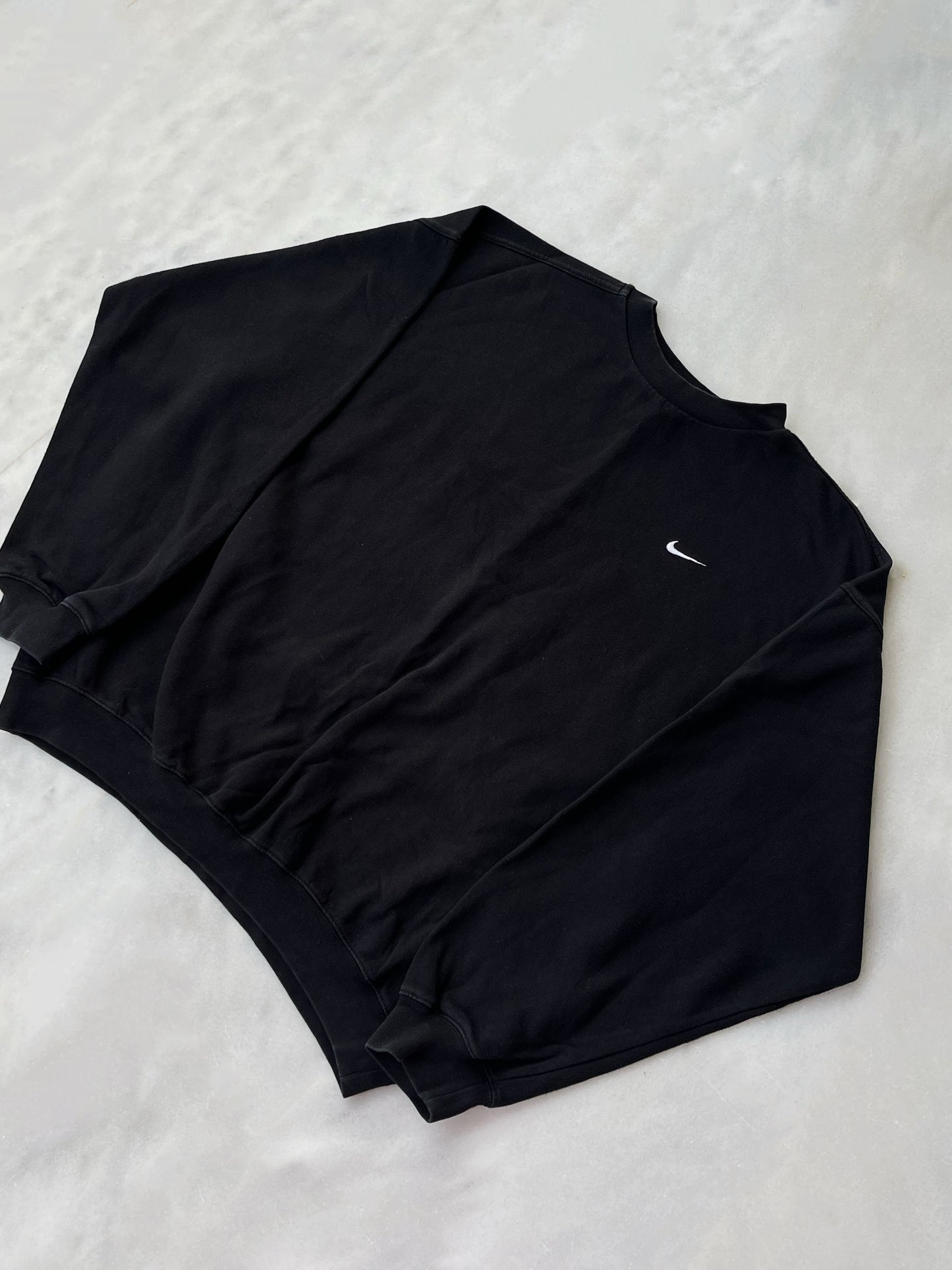 NIKE EARLY 2000s BLACK CREWNECK SWEATSHIRT